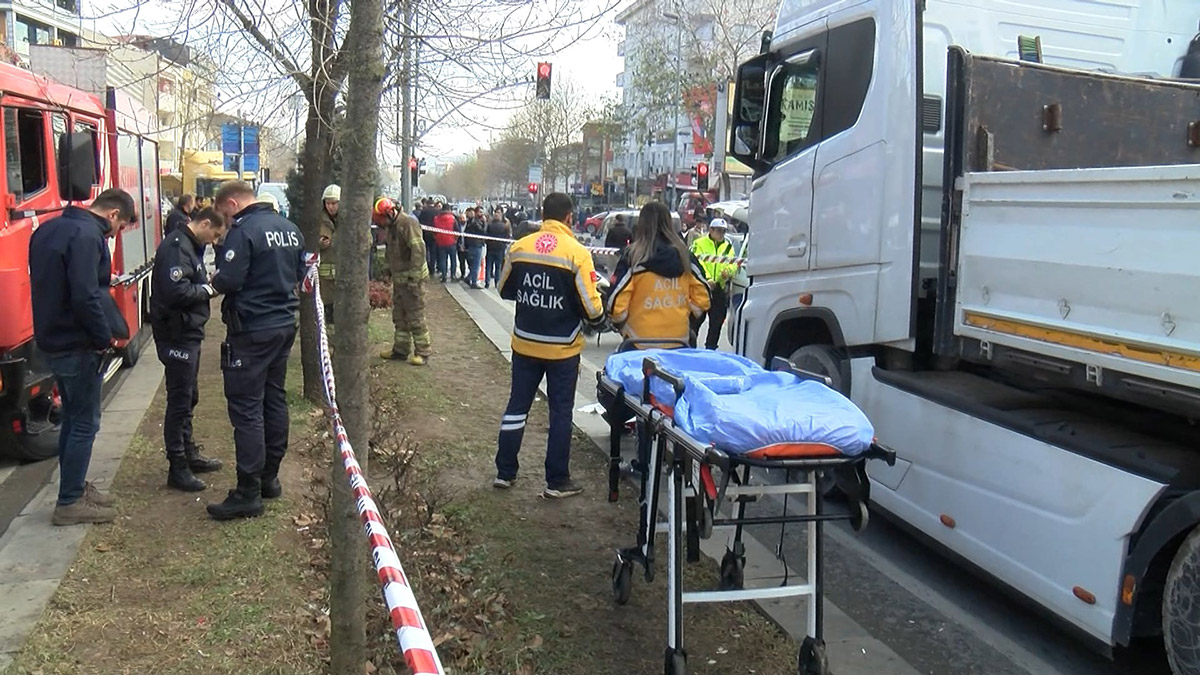 Sancaktepe'de TIR'ın çarptığı kadın öldü