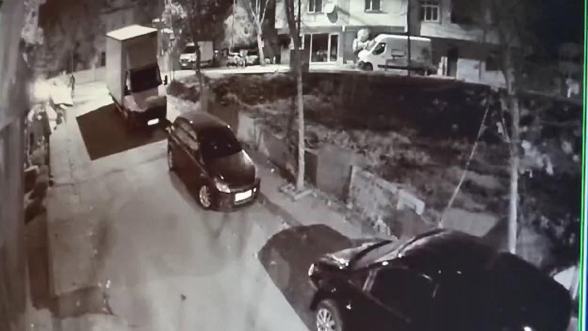 Sancaktepe'de iki kişi imalathaneyi ateşe verdi