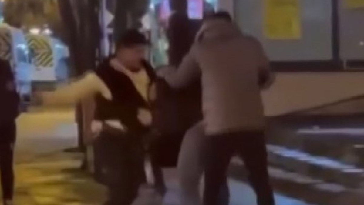 Sancaktepe'de tekmeli yumruklu kavga  