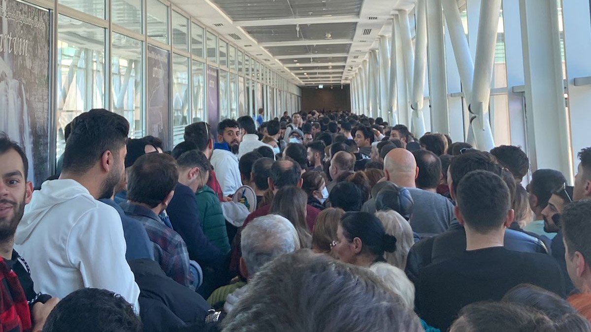 Sarp Sınır Kapısı'na telefon akını