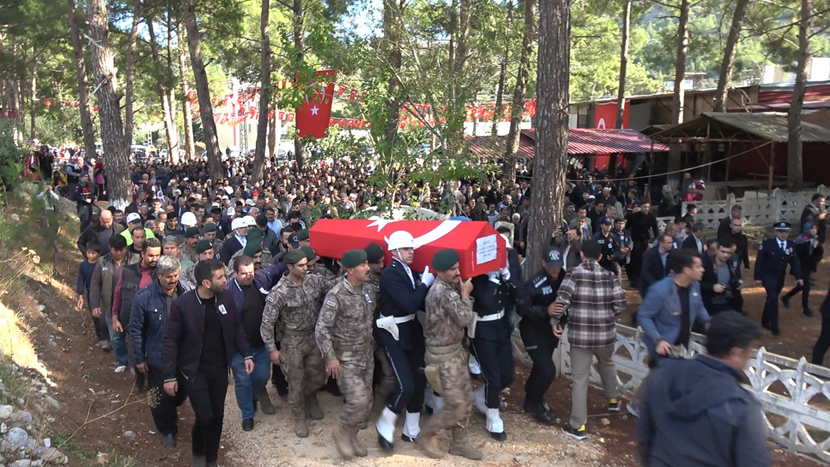 Şehit komiser yardımcısı Ramazan Tülek defnedildi