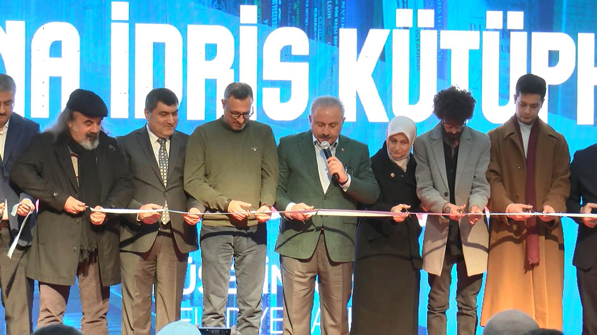 Şentop, 'Mevlana İdris Kütüphanesi'ni açtı