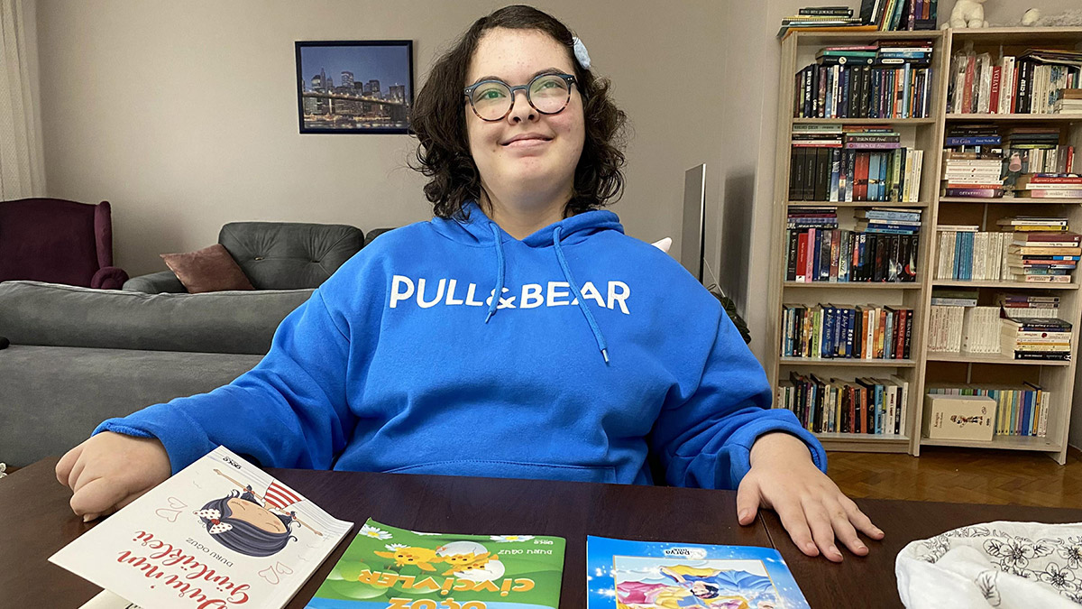 Serebral palsi hastası Duru, 4'üncü kitabını hazırlıyor