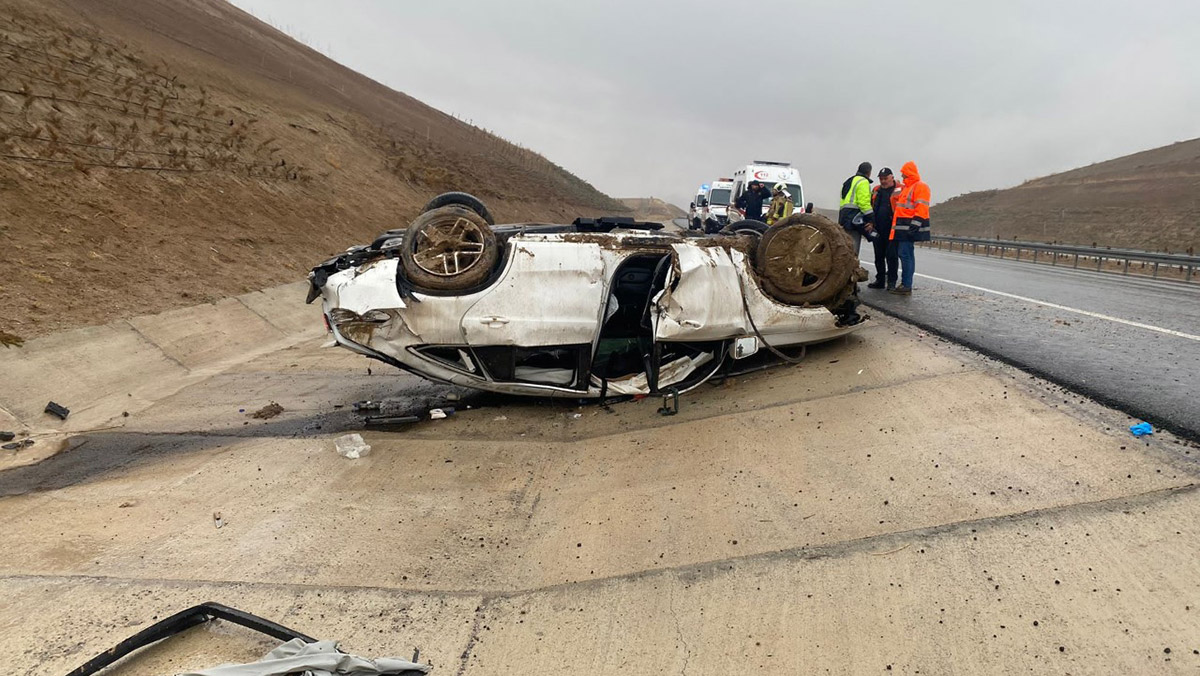 Şereflikoçhisar'da otomobil takla attı: 1 ölü, 3 yaralı