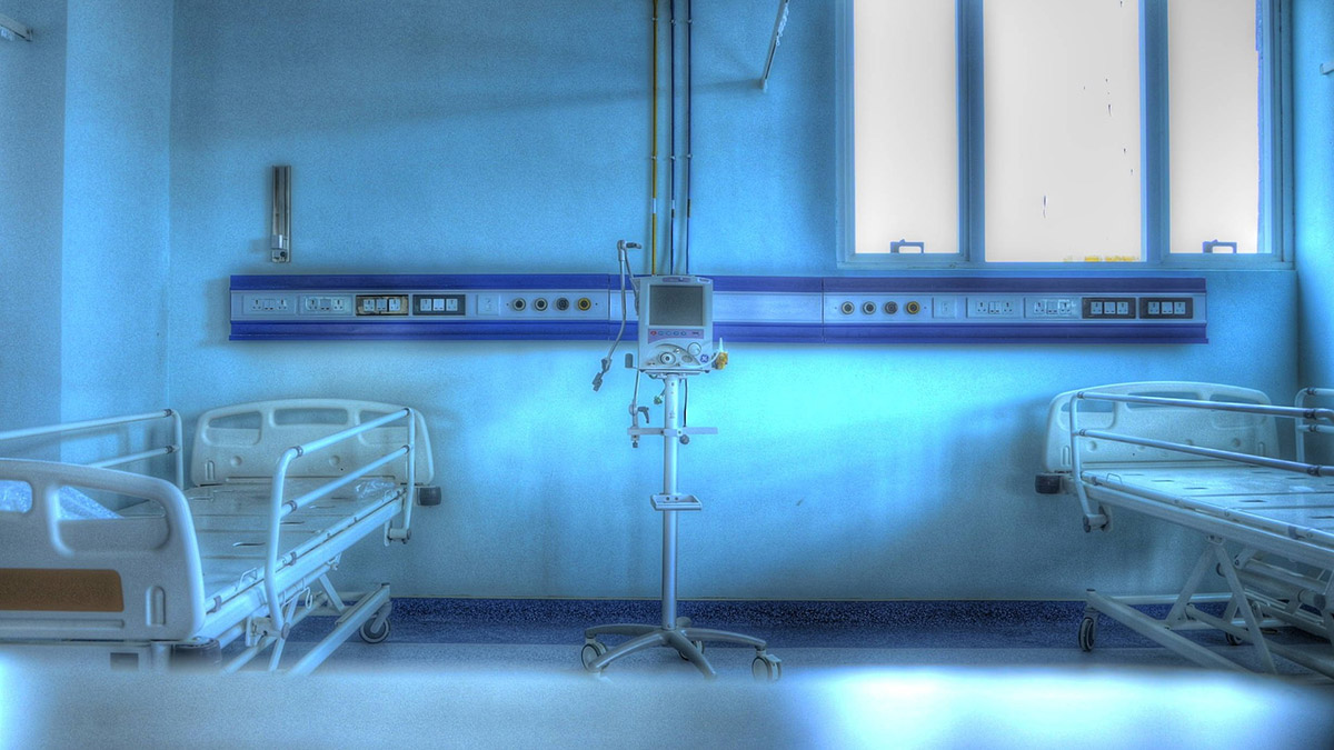 Sesinden rahatsız oldu, solunum cihazını kapattı