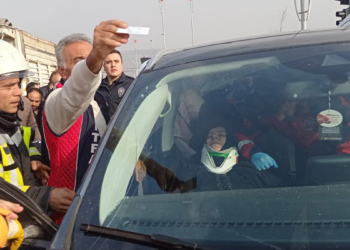 Siirt'te minibüs ile otomobil çarpıştı: 3 yaralı
