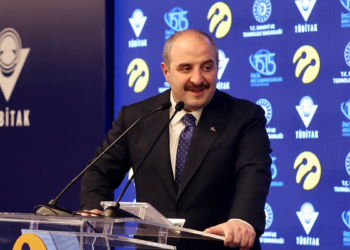Siyaset mi yapıyorlar, Dallas dizisi mi var
