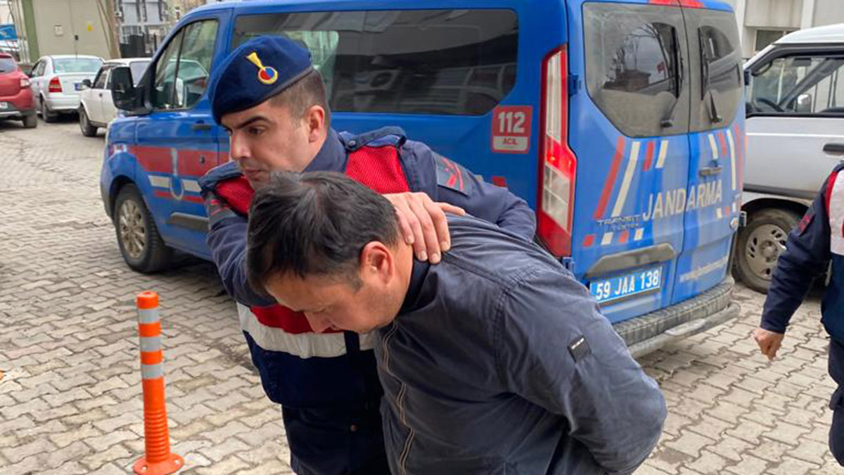 Tartıştığı kardeşinin gözüne bıçak sapladı