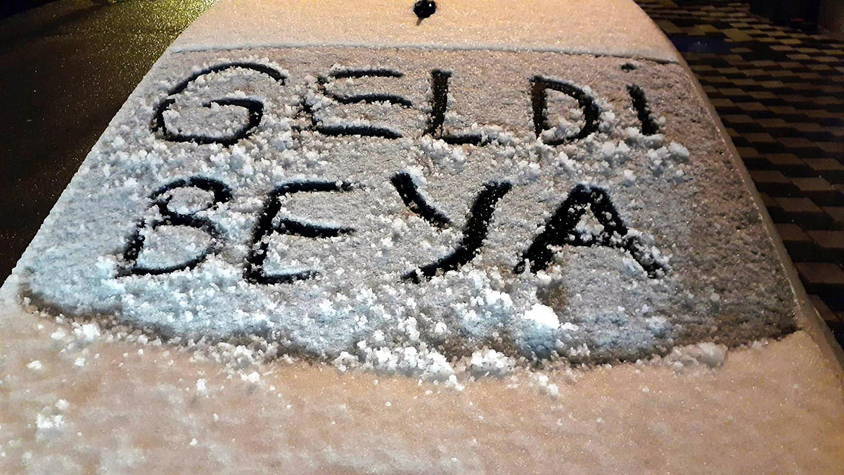 Tekirdağ'ın yüksek kesimlerine kar yağdı