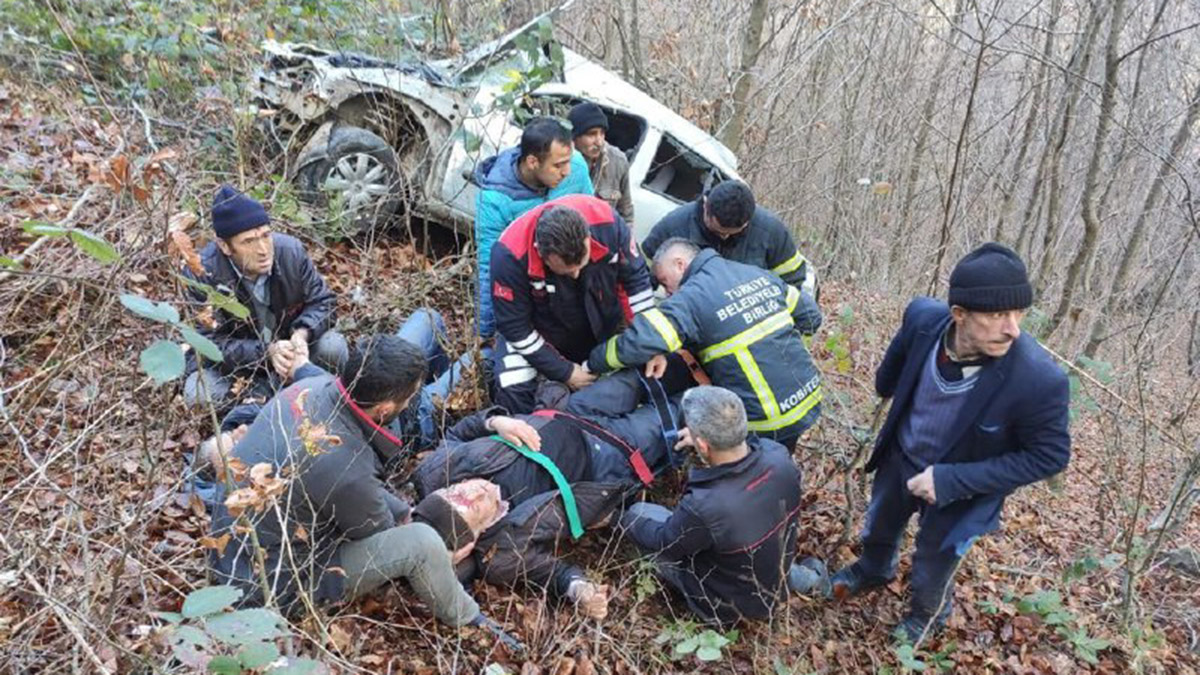 Tokat'ta otomobil uçuruma yuvarlandı: 3 yaralı