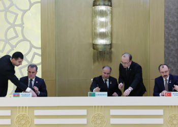 Türkmenistan'da anlaşmaların imza töreni