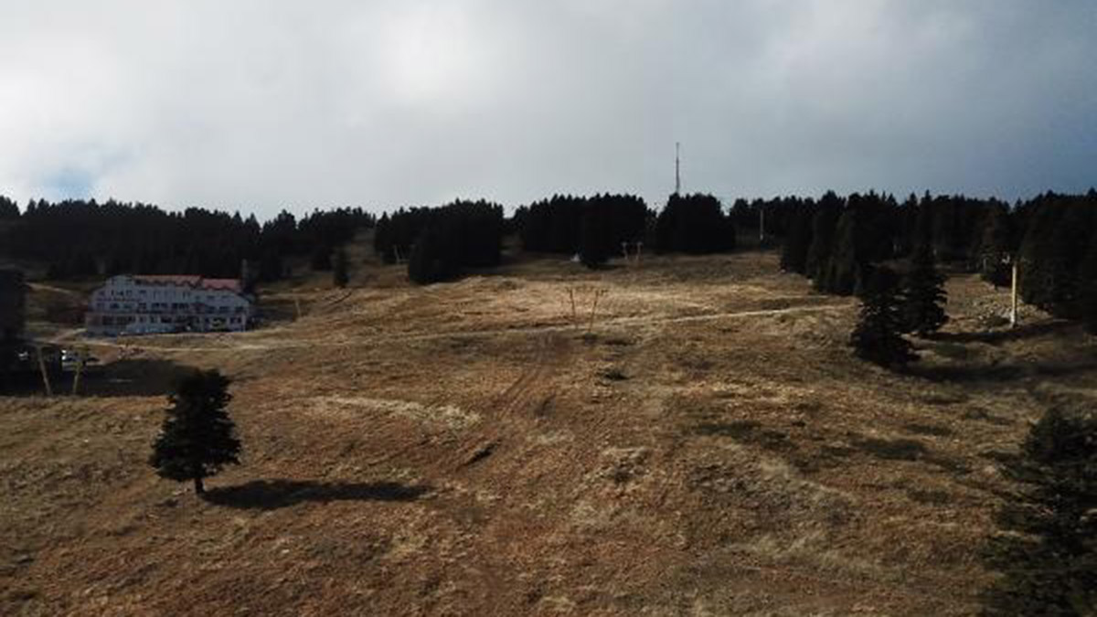 Uludağ'da beklenen kar yağmadı, sezon açılamadı