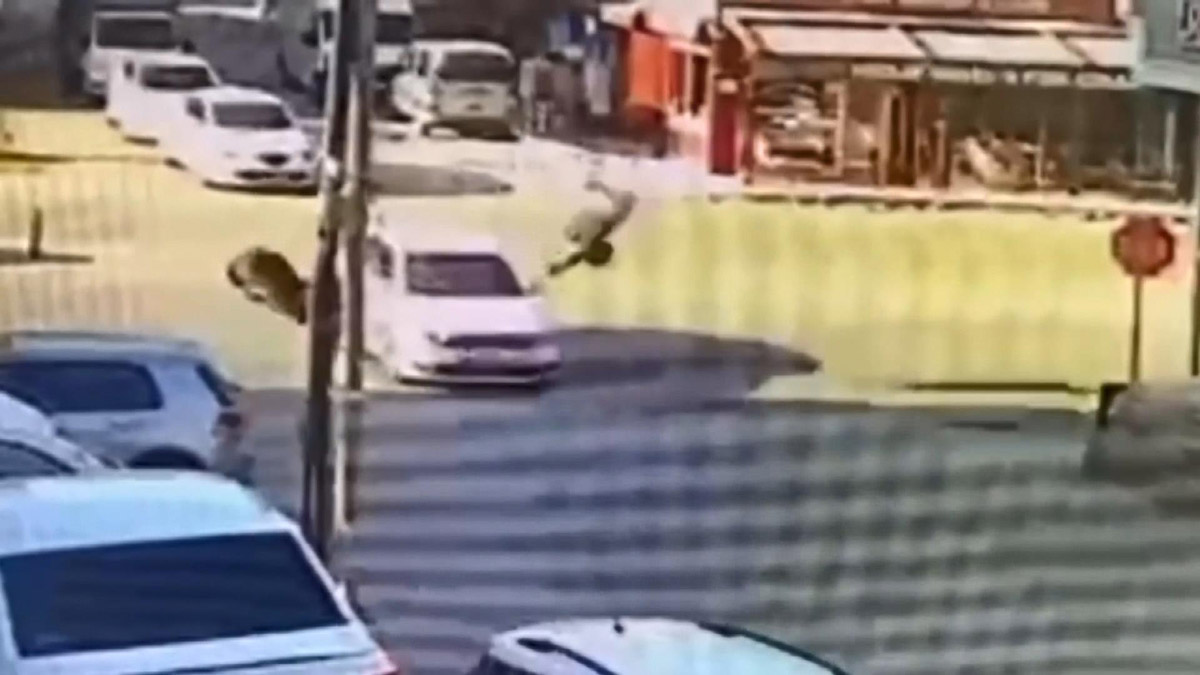 Ümraniye'de takla atan motosikletli kamerada