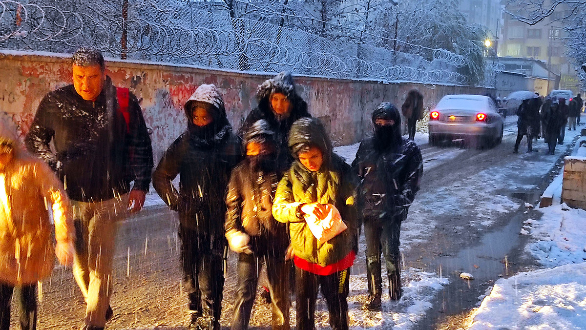 Van merkeze mevsimin ilk karı düştü