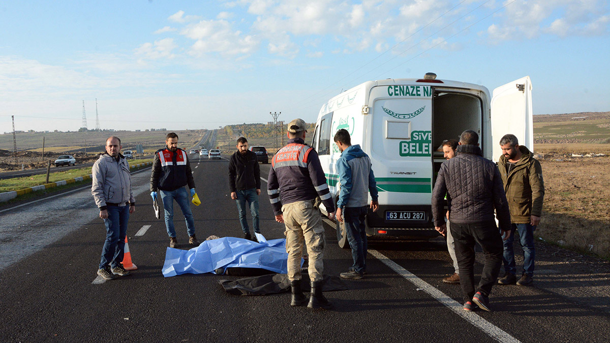 Yolun karşısına geçerken minibüsün çarpmasıyla öldü