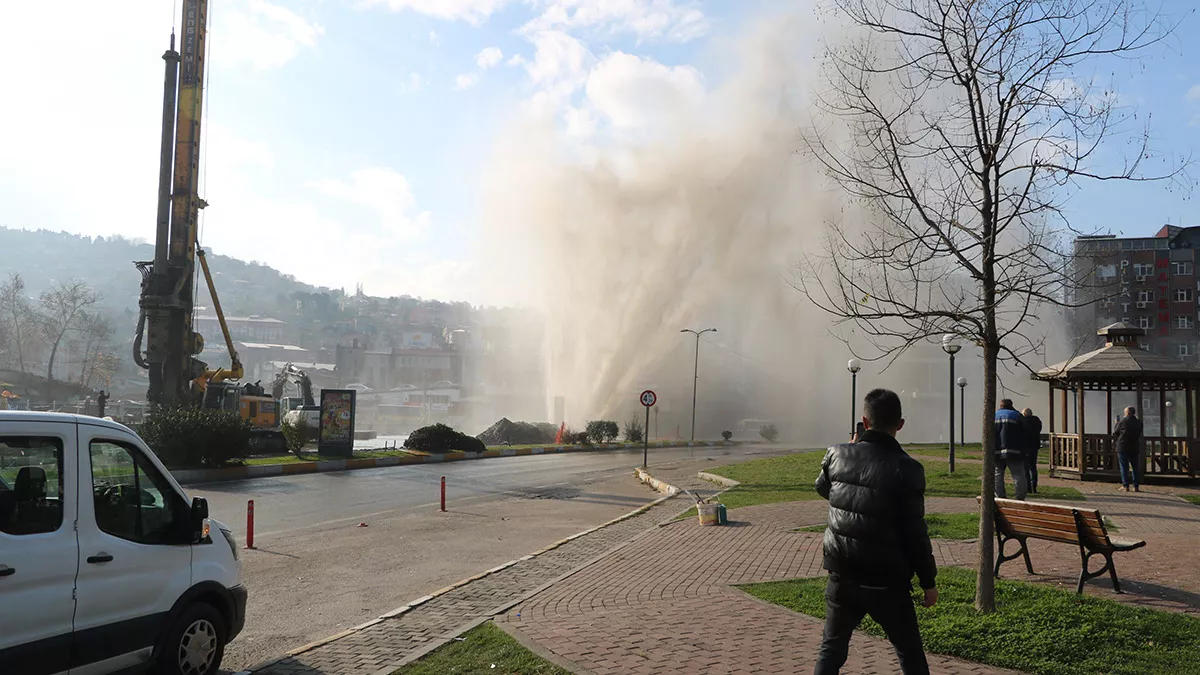 Zonguldakta sondaj sirasinda ana boru patladif - yaşam - haberton
