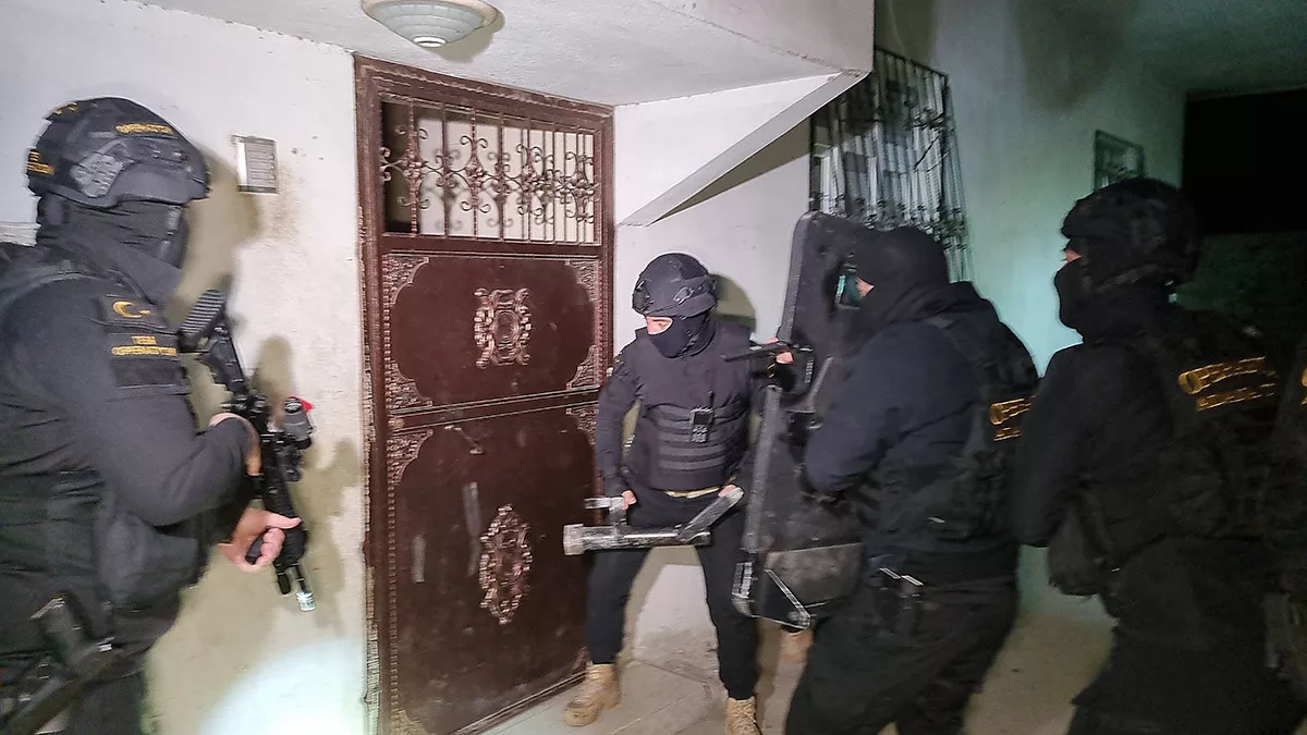 Adana'da terör örgütü deaş operasyonu; 10 gözaltı