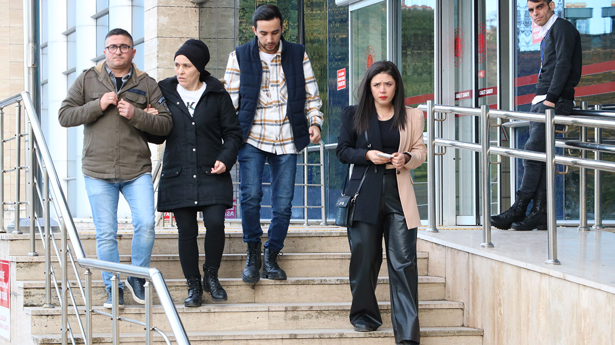 Alkol dolumunda meslektaşlarının yaralanmasına neden olan hemşire Önder Erarslan, "Nasıl alev aldığını bilmiyorum. Çakmak cebimdeydi. Bassam 'Bastım' derim" dedi.