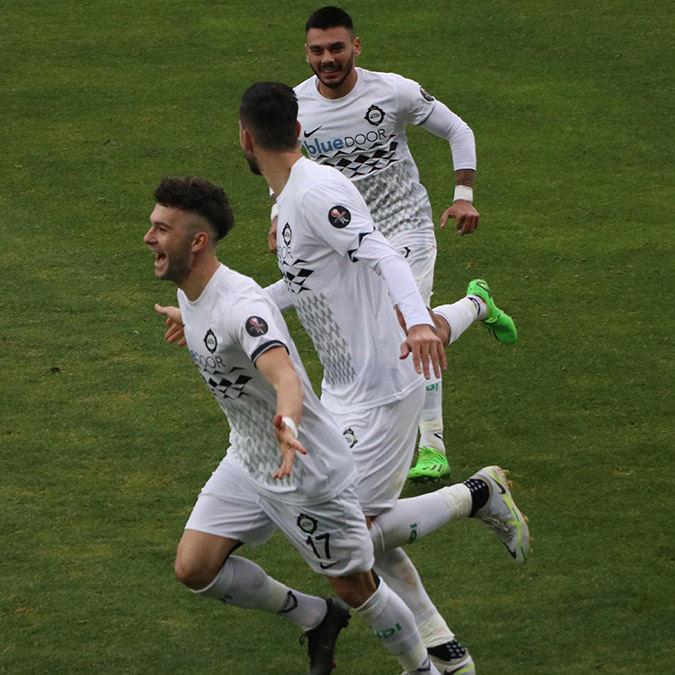 Altay'da Salih Sarıkaya yüzleri güldürdü