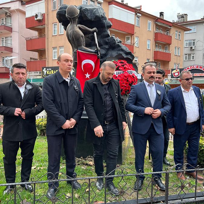 Madenciler Günü dolayısıyla Madenci Anıtı'na çelenk bırakıldı