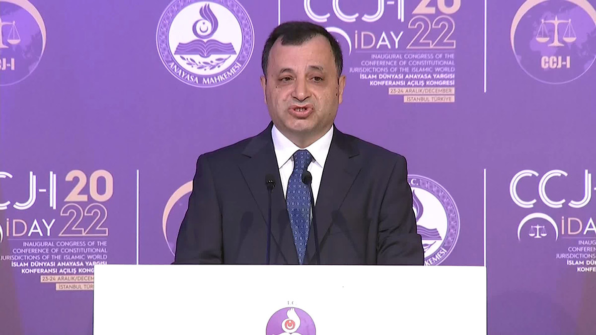 Adalet terazisini elinde tutanların sorumluluğu adil karar vermektir