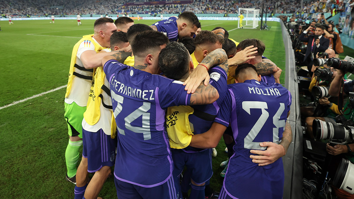 Arjantin ve Polonya son 16 turuna adlarını yazdırdı