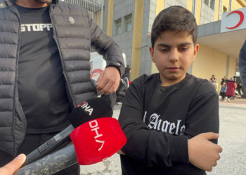 Arnavutköy'de okulda 50 çocuk zehirlendi