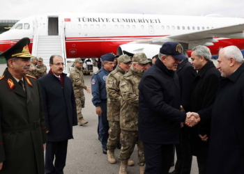 Hulusi Akar TSK komuta kademesi ile Azerbaycan'a gitti