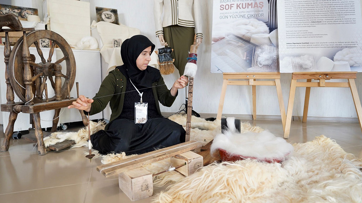 Halk eğitimde uluslararası çalışıyoruz