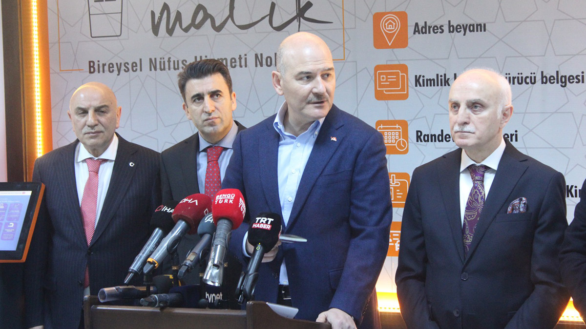 Bankalarda yeni kimlik olmadan işlem yapılamayacak