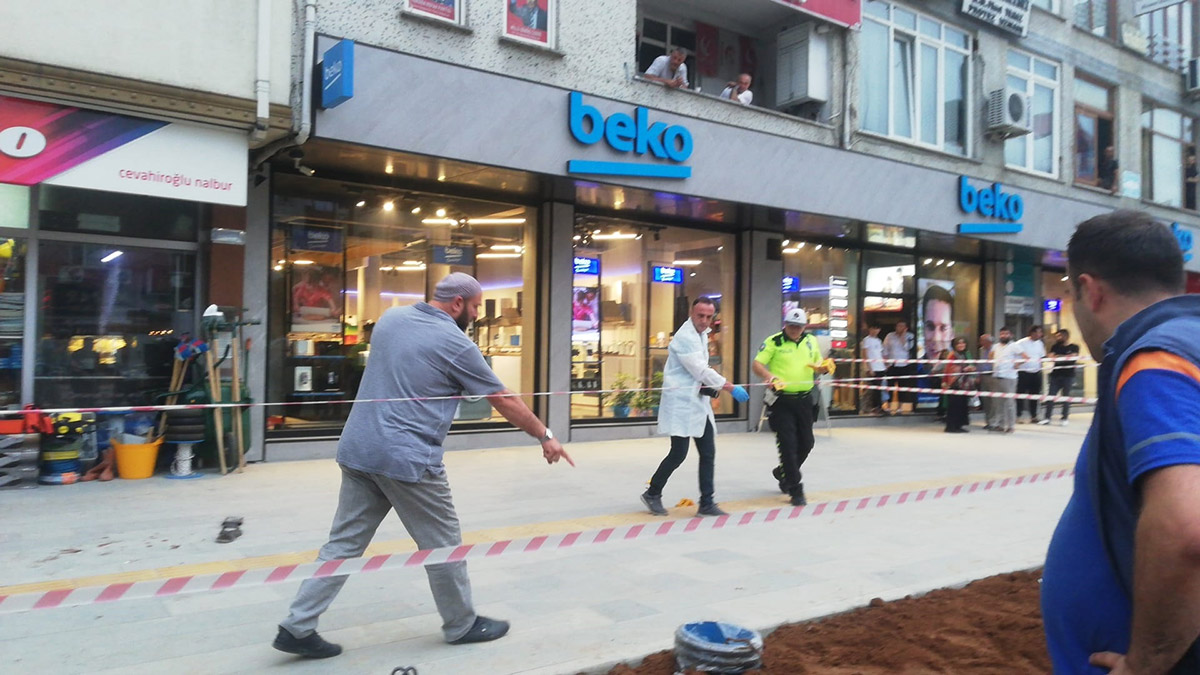 Trabzon'da 4 ay önce İçişleri Bakanı Süleyman Soylu'nun kuzeni Sefa Dönmez'i (60) sokak ortasında tabancayla vurarak öldüren tutuklu sanık Fatih Ulusoy (53) hakkında 'kasten öldürme' suçundan müebbet hapis cezası istemiyle dava açıldı.