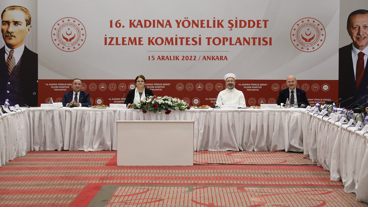 Tarikatmış, cemaatmiş, şahısmış buralara bakmayız