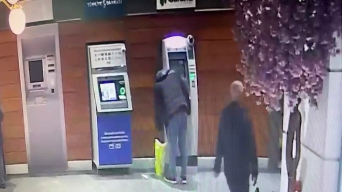 ATM yanında unutulan çeyiz parasını böyle aldılar