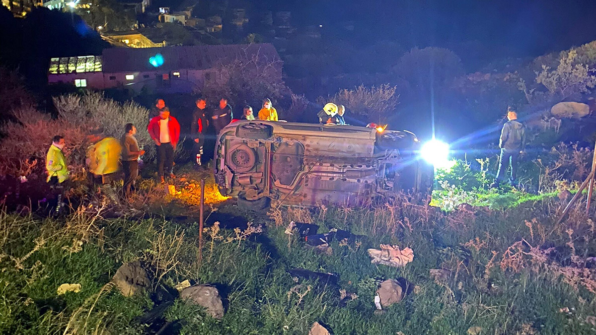 Bodrum'da otomobil şarampole yuvarlandı