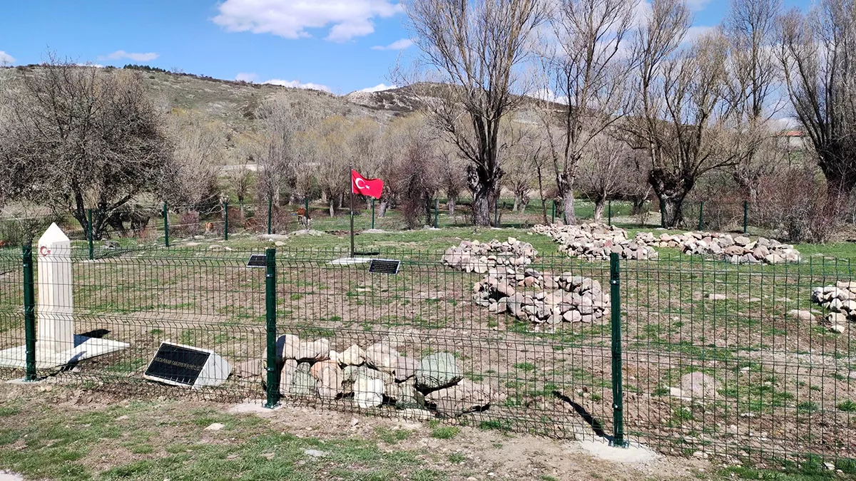 Kocatepe'de 304 şehit mezarı bulundu