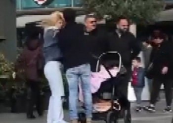 Eşine tokat attı; Çevredekiler darbetti
