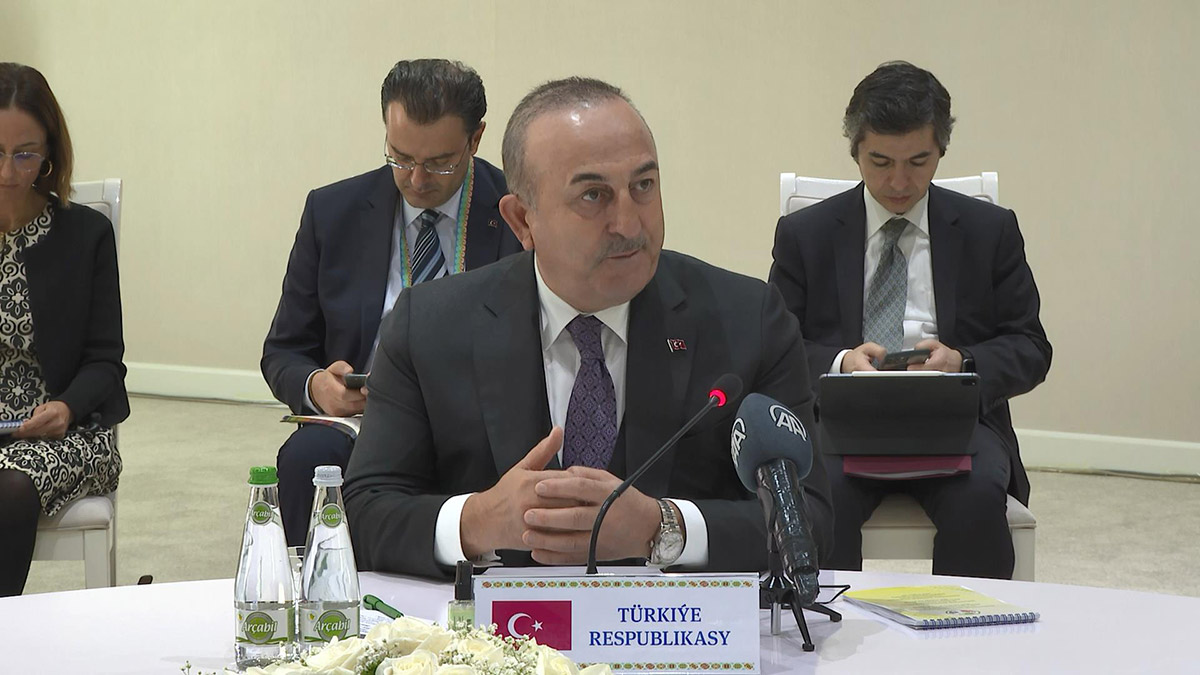 Çavuşoğlu, Üçlü Dışişleri Bakanları Toplantısı'na katıldı