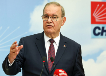 Siyasetin, kadının kılık kıyafetinden elini çekmesi için teklif verdik