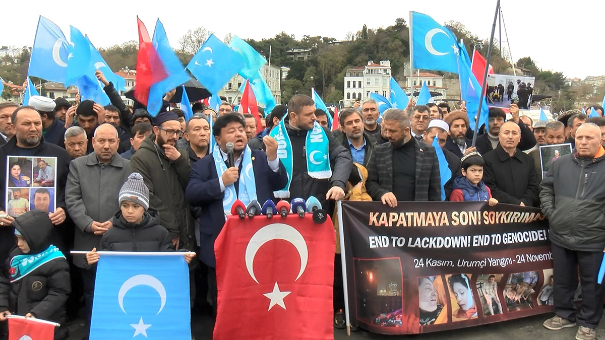 Uygur Türklerinden eylem