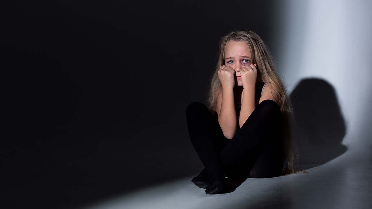 Cinsel istismardan tutuksuz yargılanan bina görevlisine hapis cezası