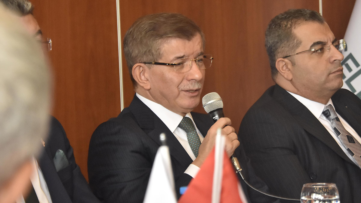 Gelecek Partisi Genel Başkanı Ahmet Davutoğlu, ''YSK başkanı İmamoğlu'nun aday olacağını nereden duydu da görüş beyan ediyor? Soran mı oldu?" dedi.