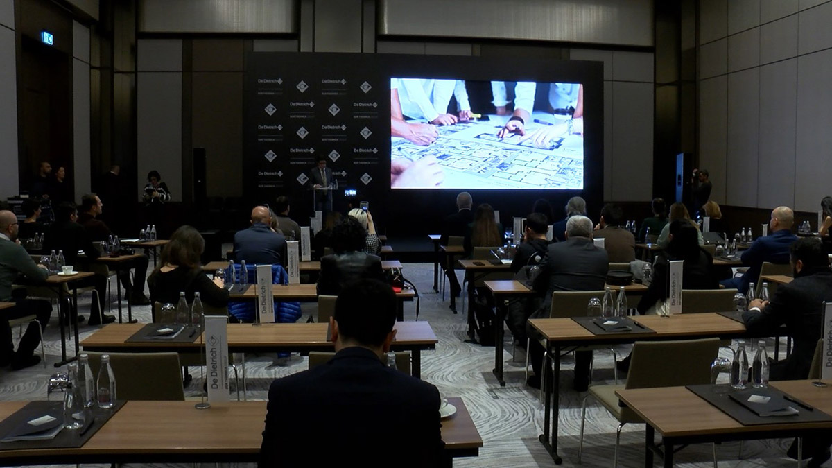 De Dietrich Türkiye iklimlendirme sektörüne giriş yaptı. İstanbul’da gerçekleştirilen basın toplantısında konuşan BDR Thermea Türkiye CEO’su Ender Çolak, “Grubumuzun altı dünya markasından biri olan De Dietrich; ısıtma, soğutma, yenilenebilir enerji ve su ısıtıcıları alanında ülkemize yeni teknolojiler getirecek.