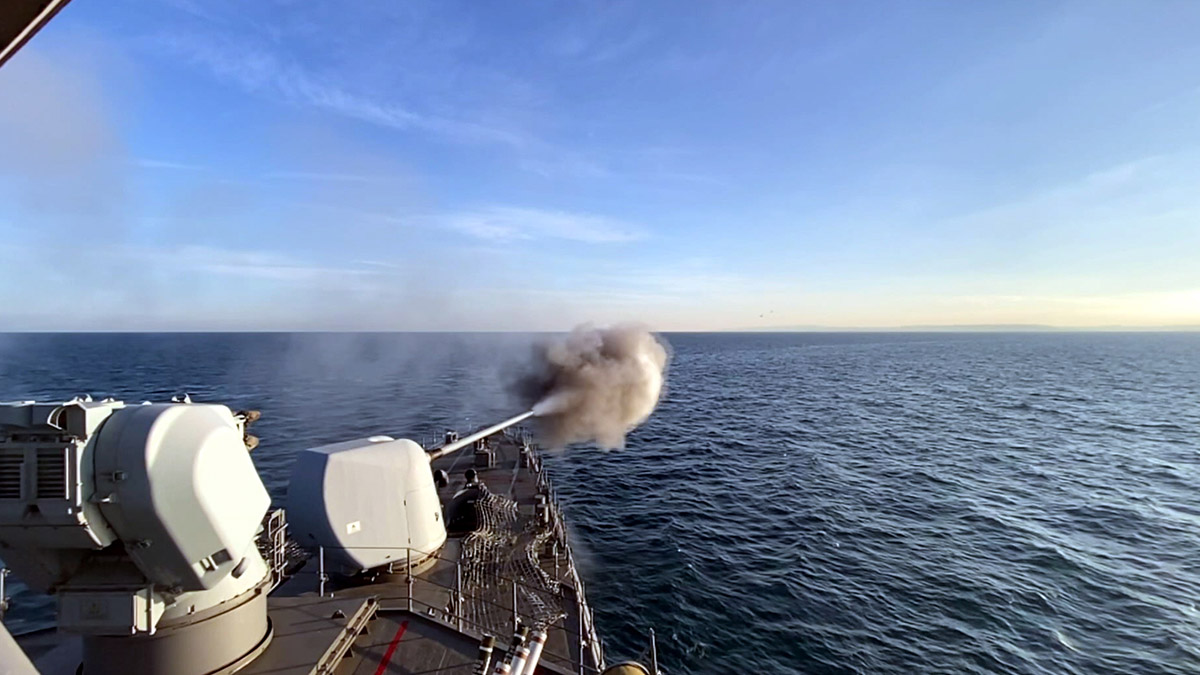 Ege Denizi'nde silah eğitimi