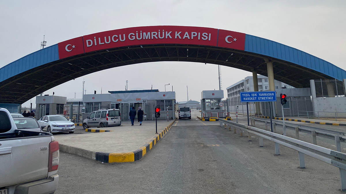 Dilucu Sınır Kapısı'nda IMEI kuyruğu