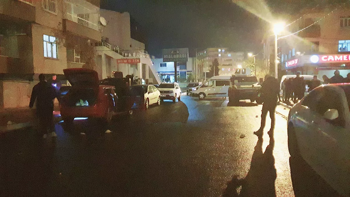 Diyarbakır'da 2 grup arasında silahlı çatışma