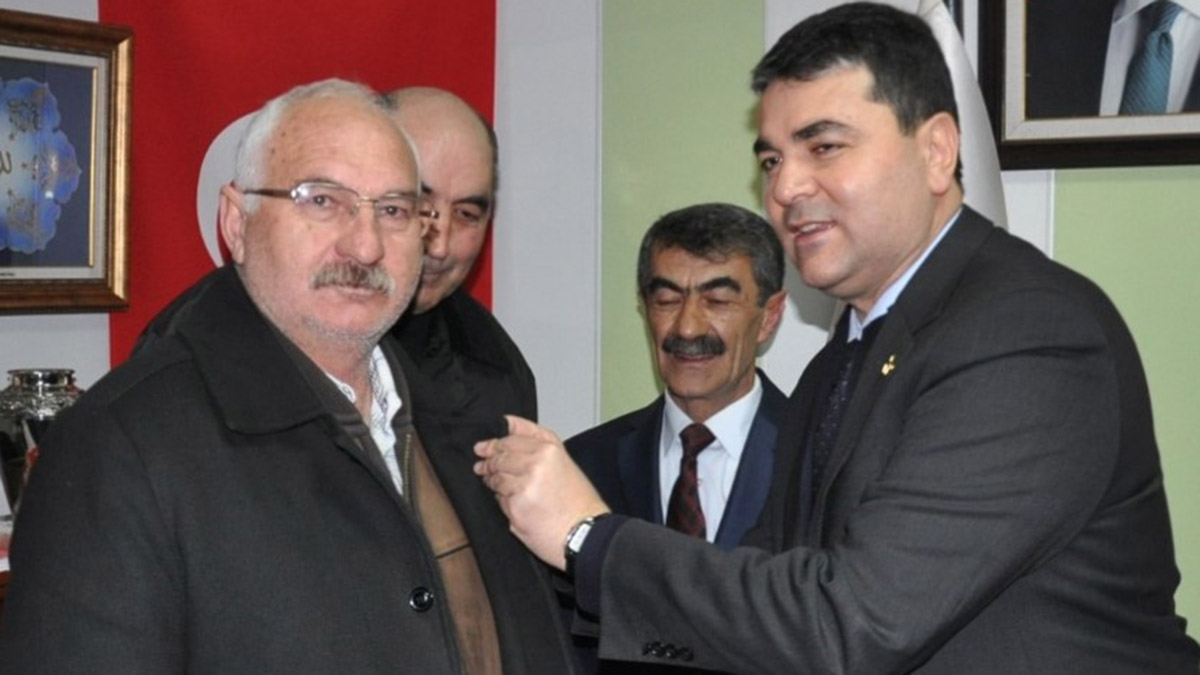 Demokrat Parti (DP) Genel Başkanı Gültekin Uysal, “Siyaset yapanların vazifesi sadece bugüne dair değildir, yarının imkanlarını bugünden kullandığımız için gelecek nesillere karşı sorumluluğumuz vardır" dedi.