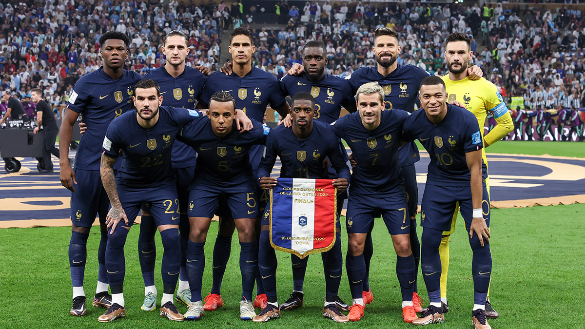 Fransa'nın kadrosunda sadece 2 Fransız yer aldı