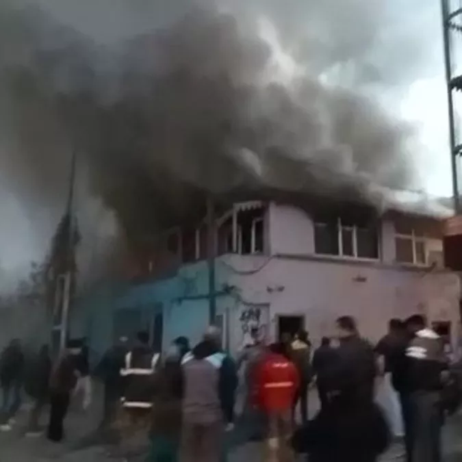 Esenyurt'ta iki katlı binada yangın