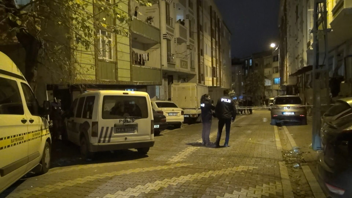 Esenyurt'ta 2. kattaki dairenin balkonundan düştü, hayatını kaybetti