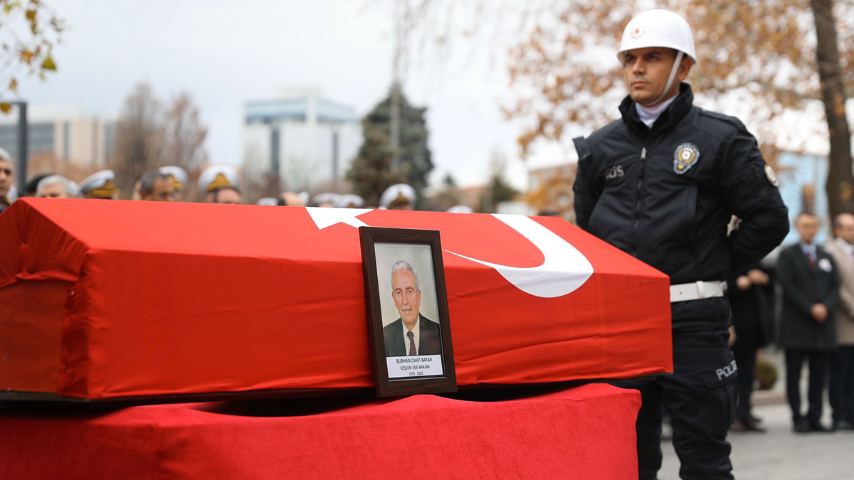 Burhan Cahit Bayar toprağa verildi